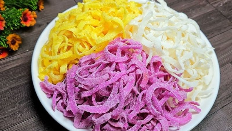 Mứt dừa là món ngọt không thể thiếu trong khay mứt Tết