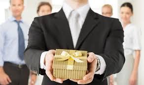 Meaning of buying Tet gifts for employees on the occasion of New Year