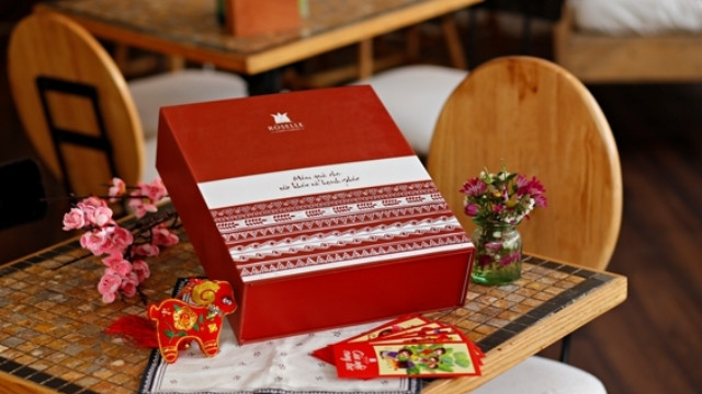 Gift box meaning Tet - Love