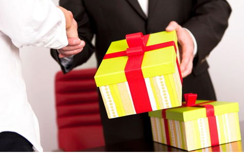 How to buy gifts for the boss to match